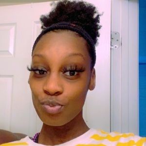 Meet your Posher, Samira